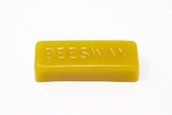 Pure PEI Beeswax Bar, weighs 1.0 oz., environmentally friendly, burns clean and generates negative ions which clear the air of pollutants including dust and mold. Adds a warm ambient glow.