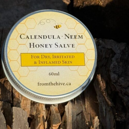 60ml (2oz) silver aluminum tin with screw off lid. Relieves itching, irritated skin, reduces redness, and provides comfort for inflamed skin with natural ingredients.