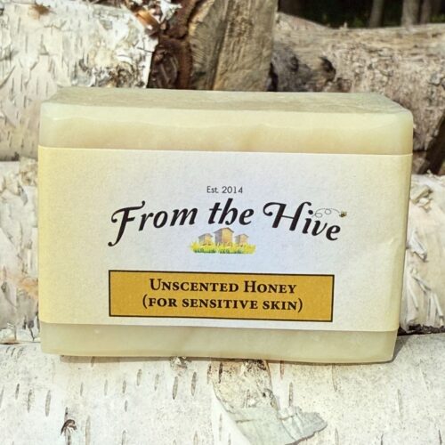 Cream colour with a textured surface. Infused with raw honey to lock in the moisture. Gentle for babies 125g rectangular.